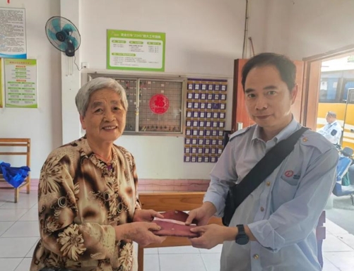 暖心！乘客失物速归还，公交人传递正能量